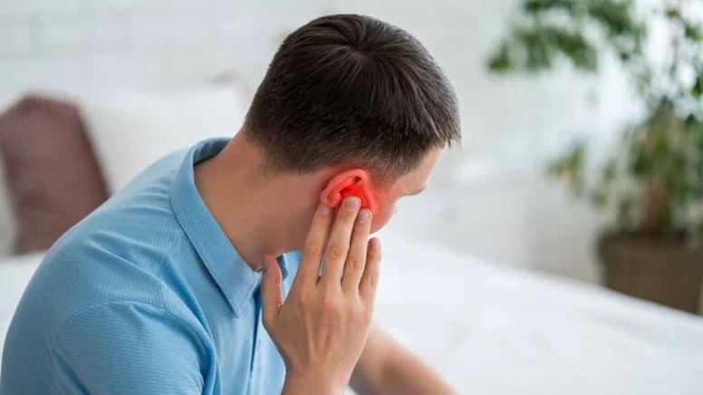 Sağ Kulağınız Çınlıyorsa Dikkat: Bunun Tek Bir Anlamı Var